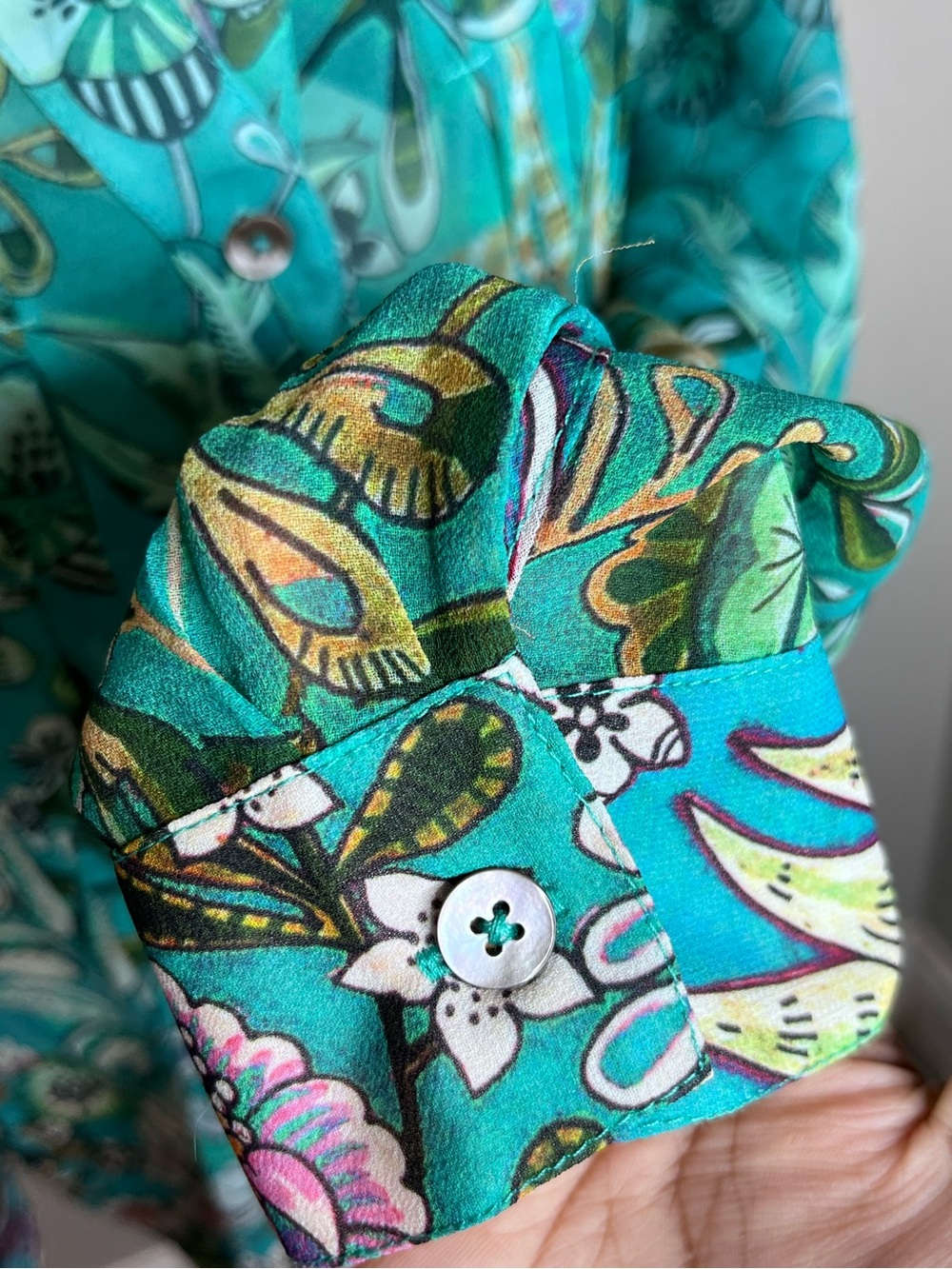 Soft Surroundings Luau Garden Floral Sheer Pintuck Button Front Blouse Sz L - Picture 12 of 14
